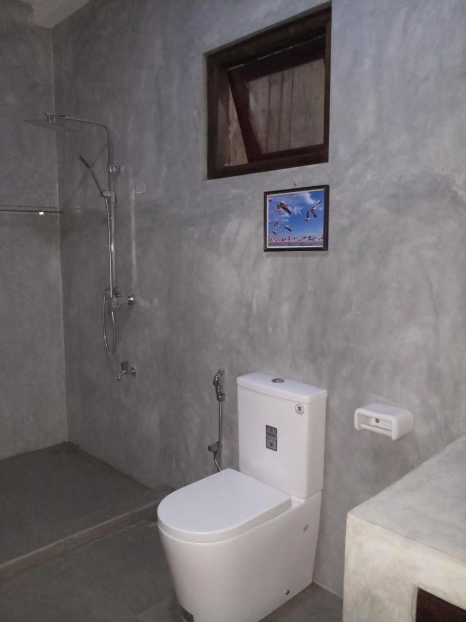 Ramya Nest Inn Mirissa Bagian luar foto
